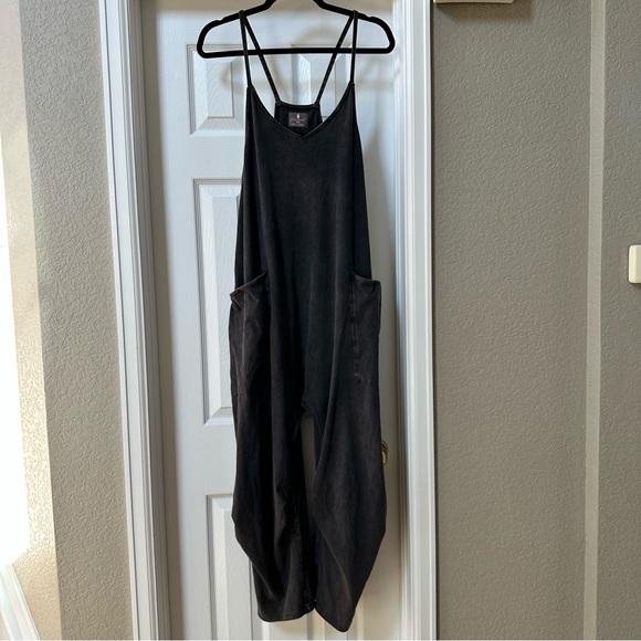 Free People Movement Hot Shot Onesie Jumpsuit Washed Black Size Medium - Picture 3 of 16